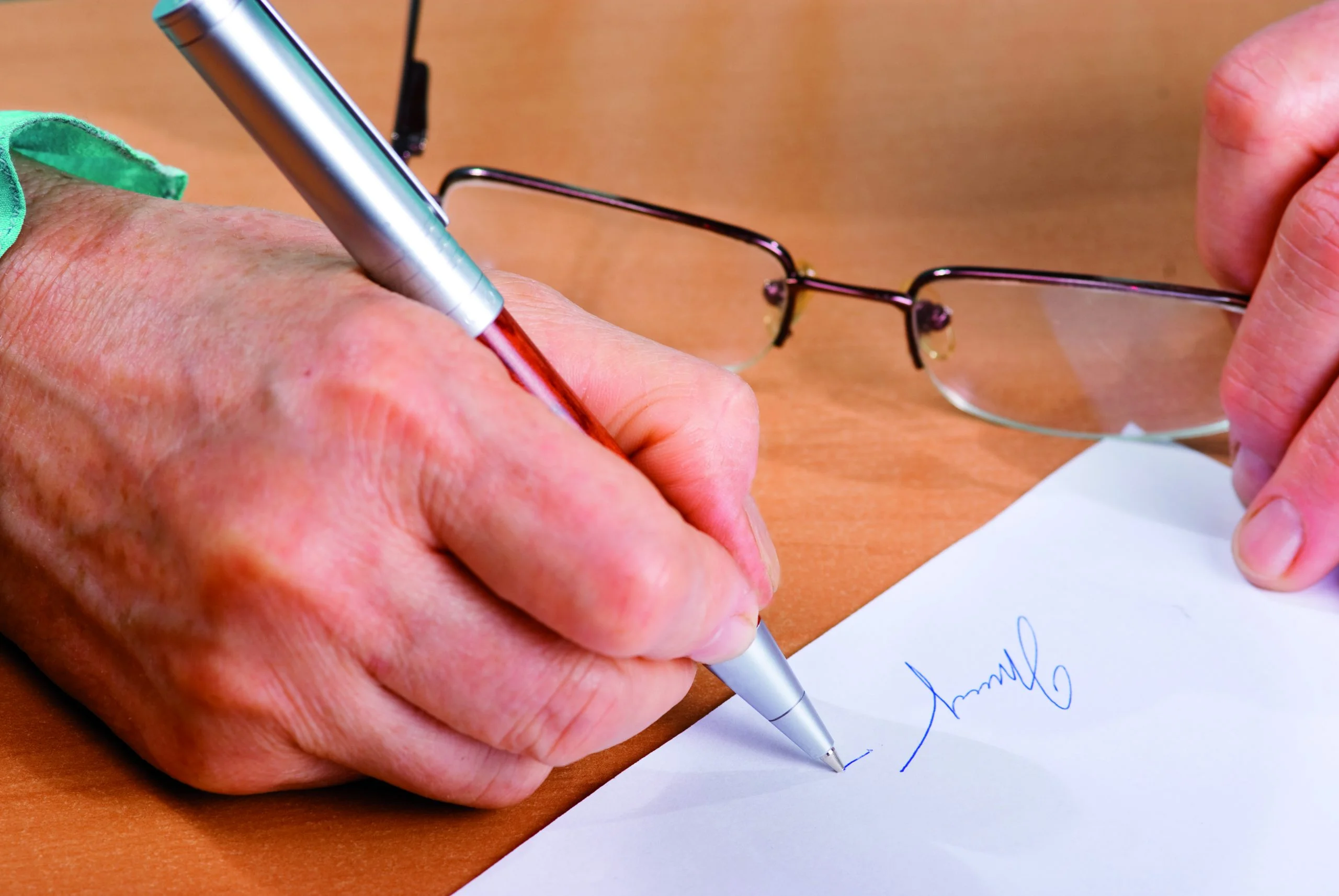 בירוקרטיה לאחר פטירה, עלי שלכת